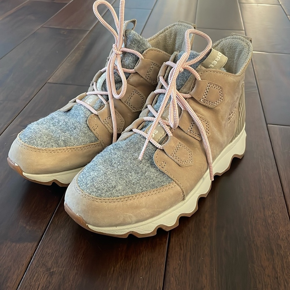 Sorel women’s sneakers/boot.